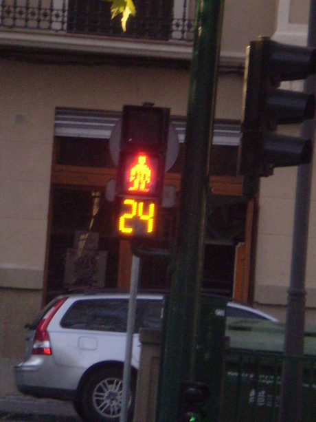 460>_714378
